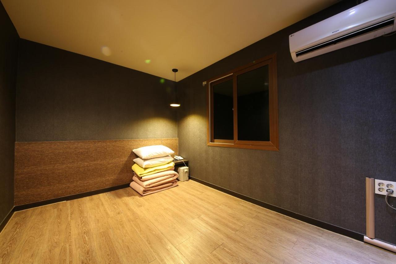 Vitamin Hotel Busan Buitenkant foto